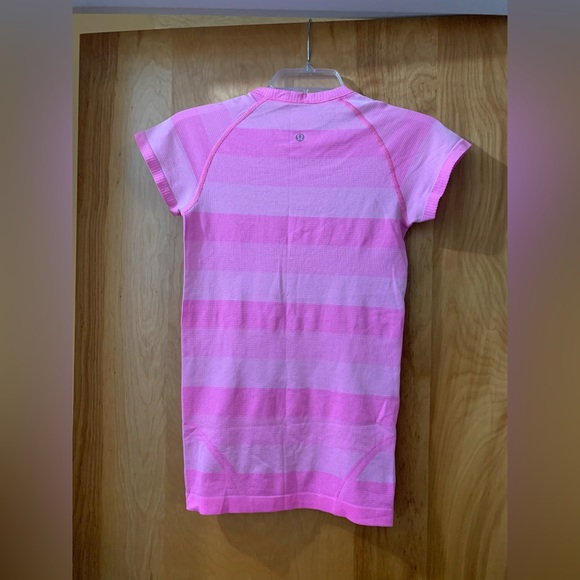 Lululemon Swiftly Tech Short-Sleeve Shirt 2.0 - Picture 3 of 14